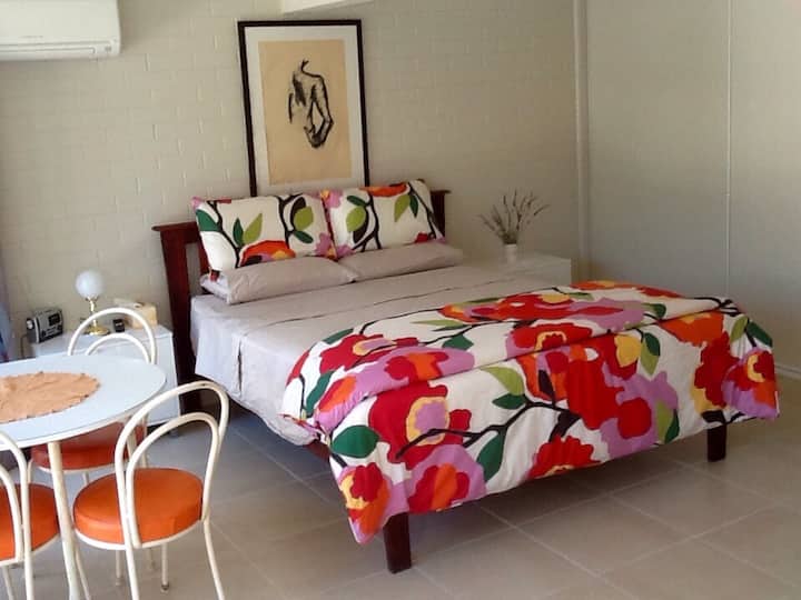 Executive BNB + breakfast + more