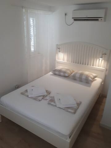 ROOM NONA KATA