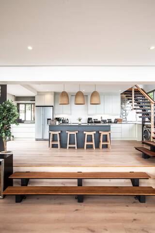 Ocean Sky Retreat Villa, Misty Cliffs gallery image 4