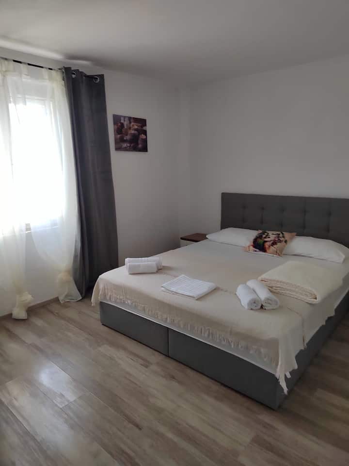 საძინებელი 1