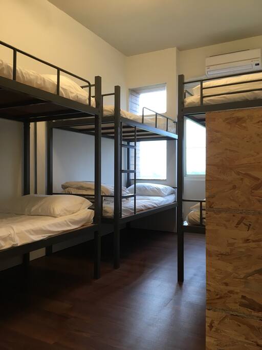 Room1-6個床位+個人上鎖置物櫃