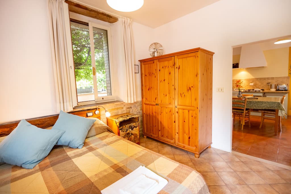 SELF-CATERING ONE-BEDROOM APARTMENT - Sleeps a maximum of two adults and two small children