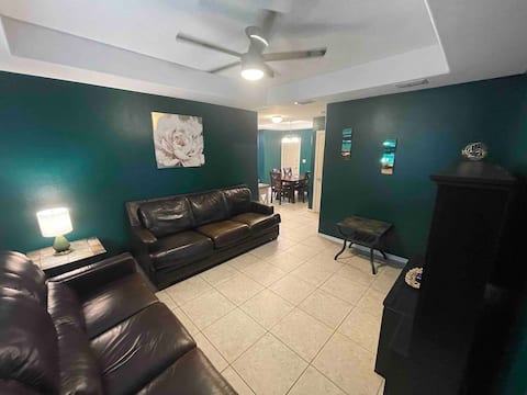 Near UTRGV Spacious 2Bedroom king and queen 2BTH