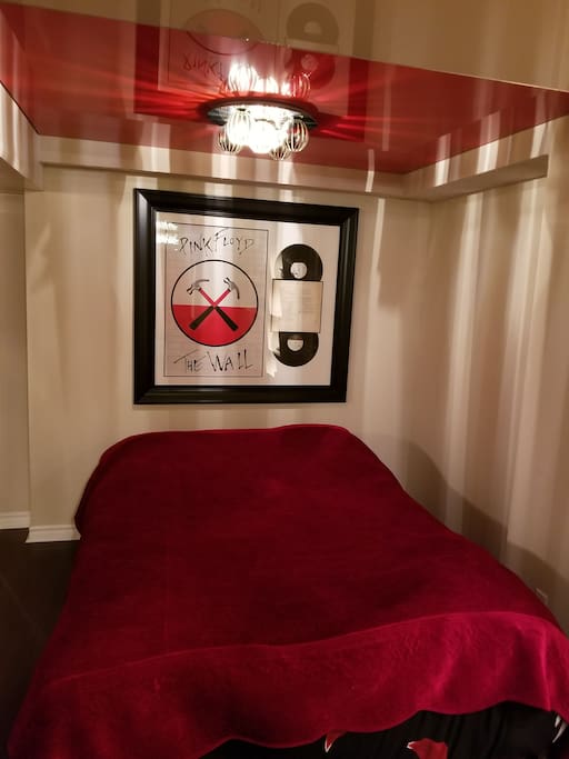 basement queen size bed