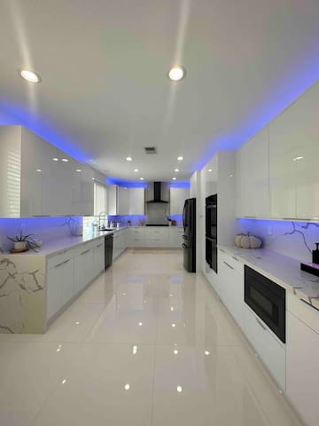 Santa Clarita Dream home gallery image 4