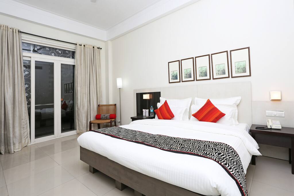 Bed Room with City View