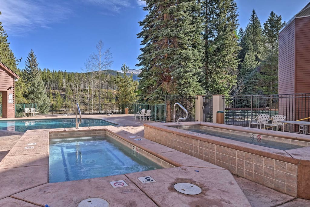 Located in Iron Horse Resort, this condo offers access to amenities including hot tubs, swimming pools, a fitness center and game room.
