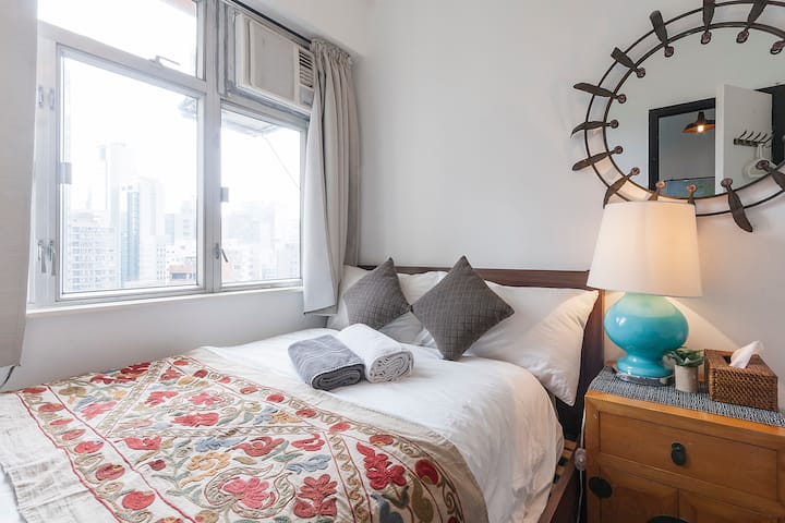 SOHO (PMQ) One Bed Room Apartment