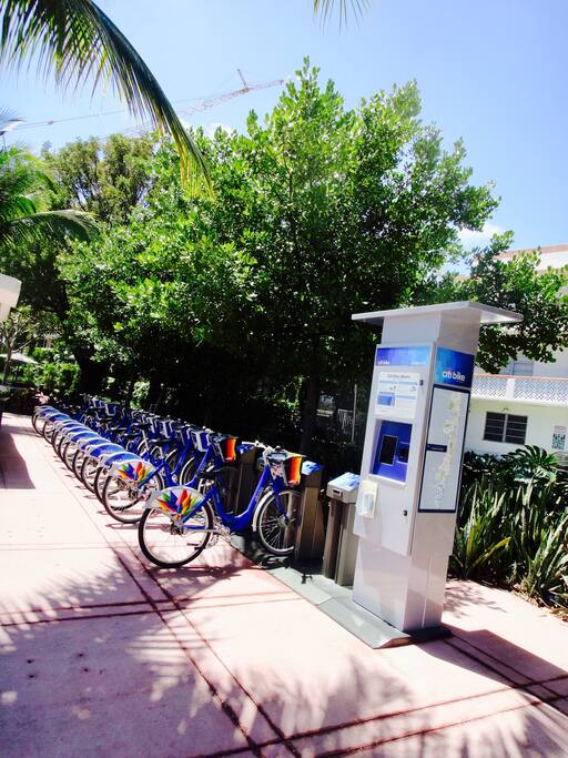 citibike rental right next corner