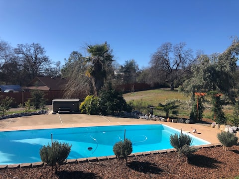 Magical country setting with hot tub and pool