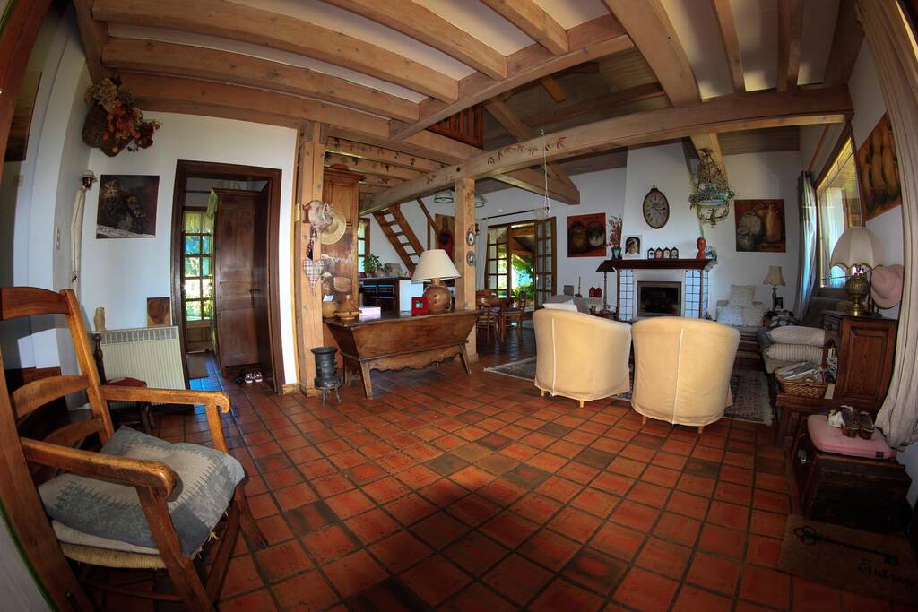 Le salon de la maison principale (2)