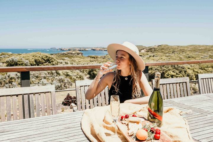 Sunsets on Martyrs – Coastal Luxury Beach House gallery image 2