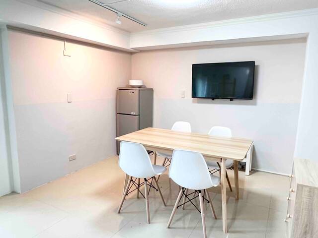 （6-14人）POP MARK｜金元寶 1分鐘 @西門夜市@兩套獨立房源/電梯/洗衣機/用餐區/陽台 gallery image 4