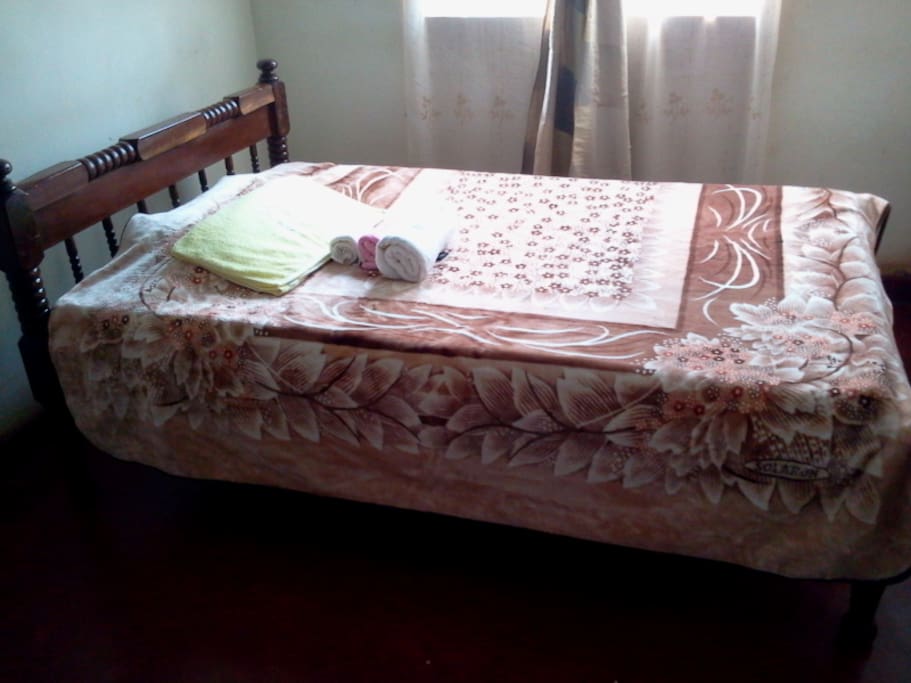 GUEST BED FOR 2 OR 1