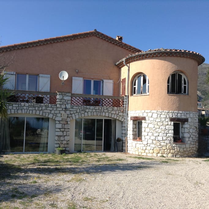 Maison vue de face