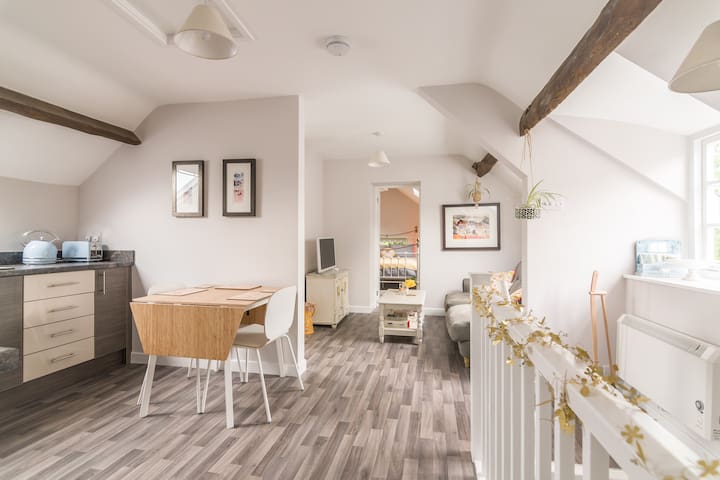 Airbnb Hay On Wye Vacation Rentals Places To Stay Wales