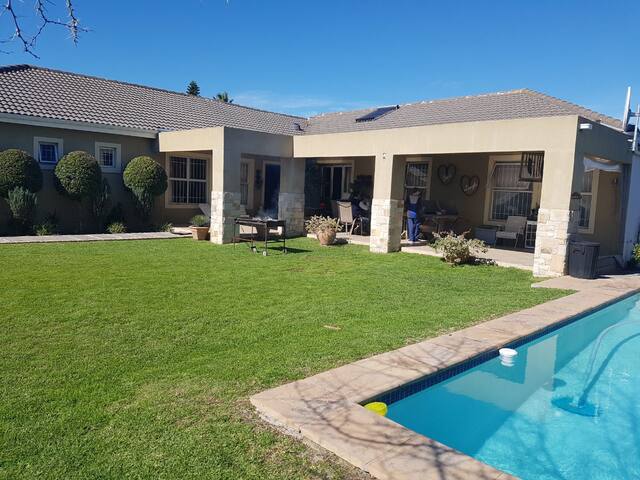 Friendly Openplan Family House in Durbanville