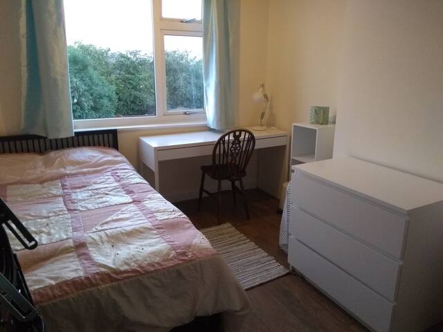 Warm and cosy, end terrace house, good location
