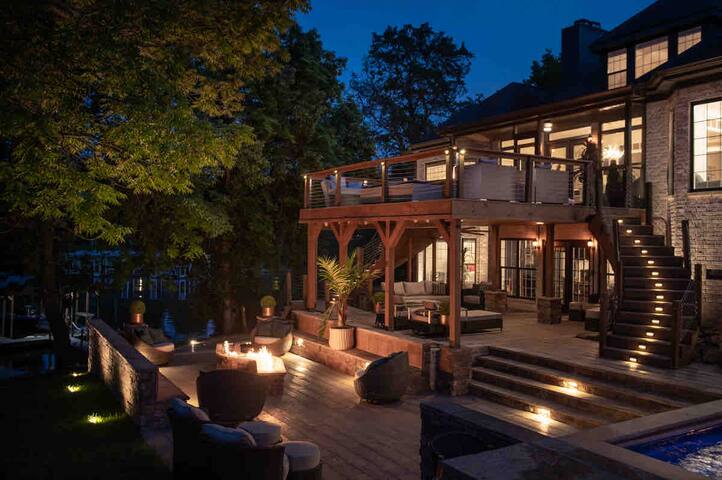 Mansion Luxury@Lakehouse Pool/Hot Tub for Big Fams gallery image 4