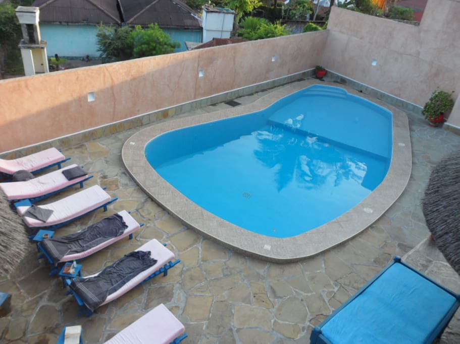 LA PISCINA PRIVATA