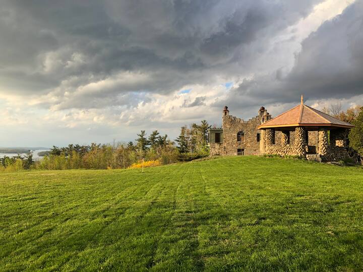 Kimball Castle Innkeeper's Cottage (Suite 1) Castles for Rent in