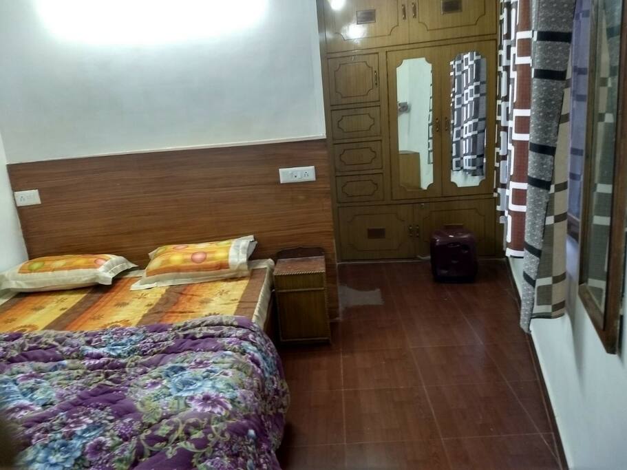 Room 2 of 2