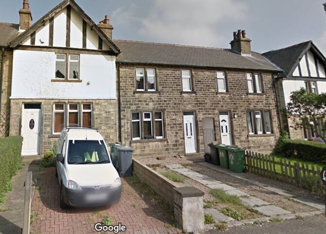 Clean & Comfortable room in Huddersfield
