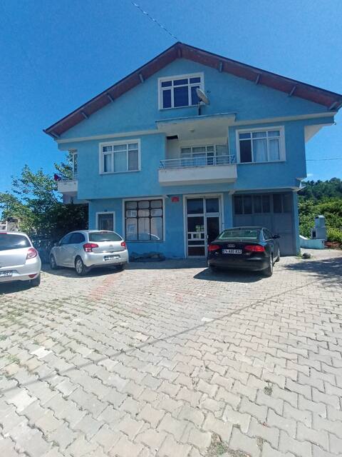 Bartina 13 km amasra ya 5 km uzaklikta