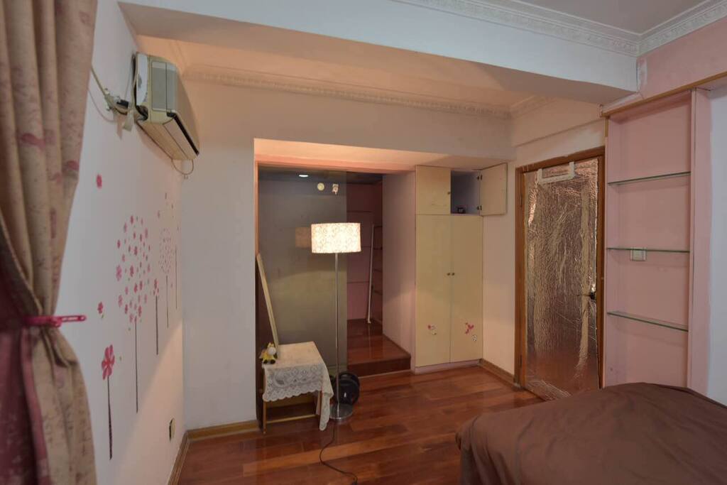another glimpse of the bedroom