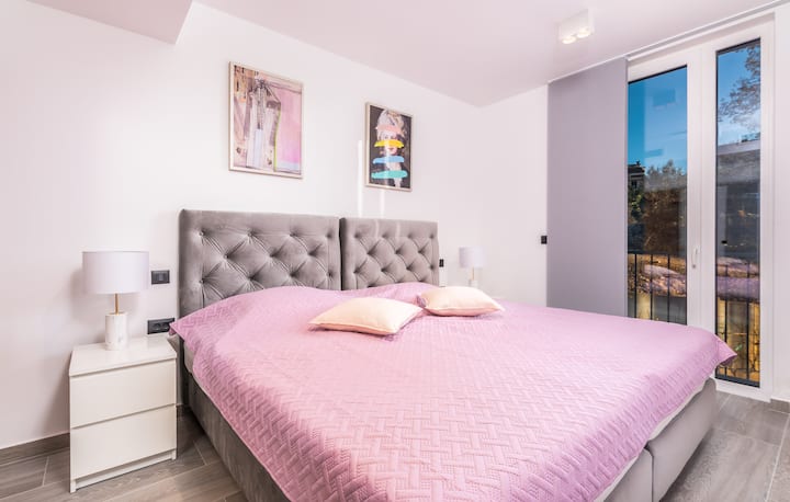 Spálňa na prvom poschodí 1