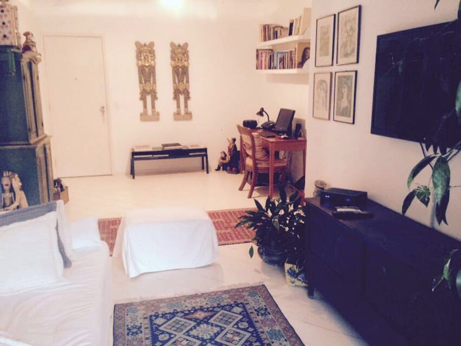 Very comfortable Living with cable tv, wifi, internet desk, sofa bed and lot of style.