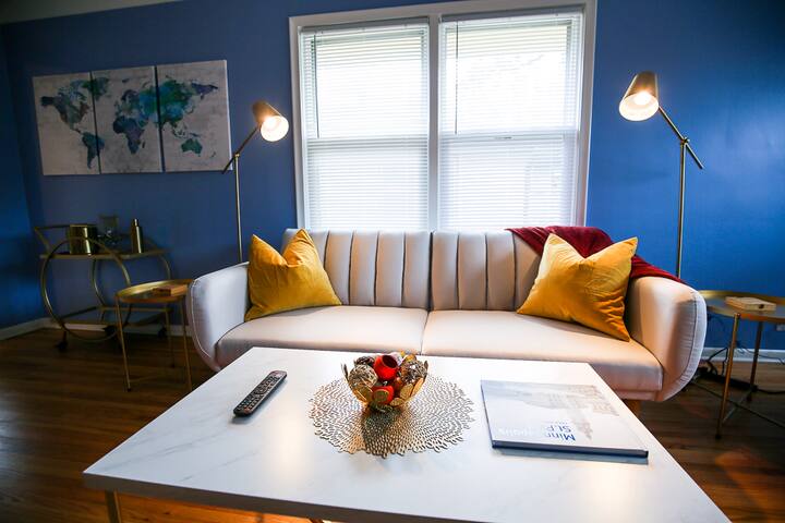 Lux 4BR-Entire Duplex-Long Stays gallery image 4