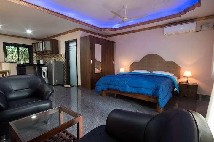 Apartment1 -candolim beach7mins walk & modern room