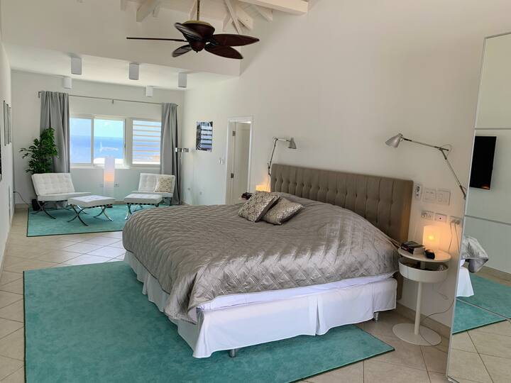 غرفة النوم الرئيسية