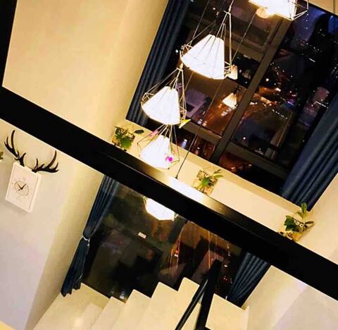 MrS陈～陈小姐&阳光书宿 秋千loft 天府三街/华府大道/环球中心/软件园/地铁免费提供一个口罩