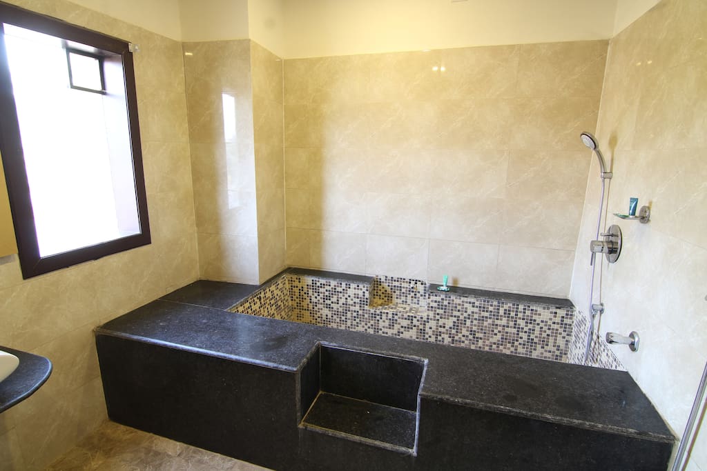Bathtub