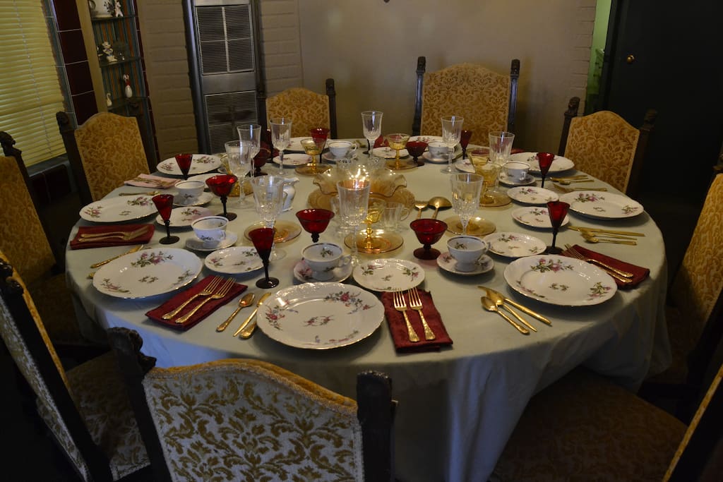 Formal dining room, set up for the King and Queen!