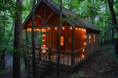 The Woodsman Cabin at Starr Mountain Retreat