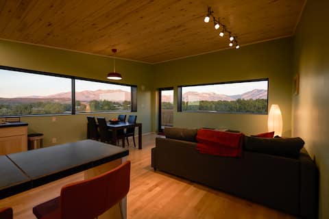 House 101: a modern home with spectacular views