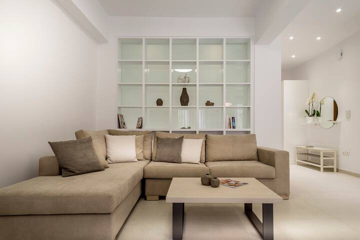 Acropolis Museum – Modern Living [I] gallery image 5