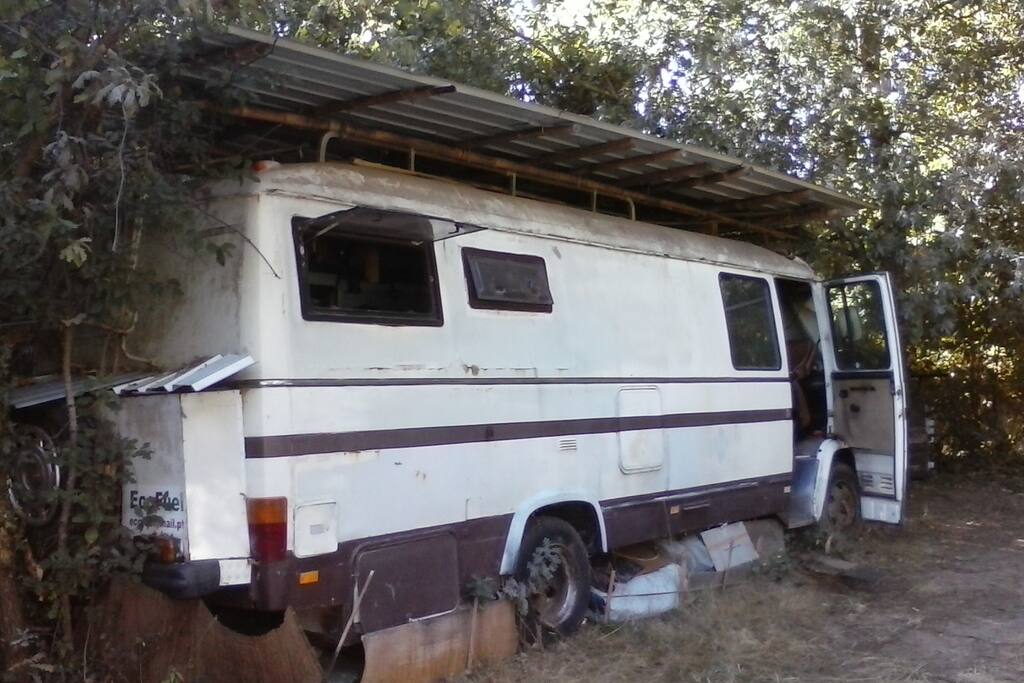 Magic Bus caravan