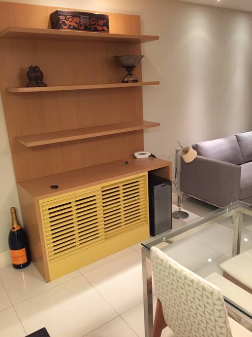 Adega climatizada com vinho Francês e Chileno de cortesia !!!