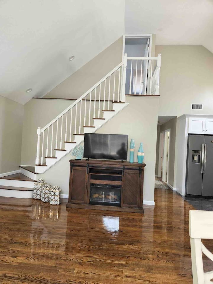 Spacious Long Island Getaway - Fire Island