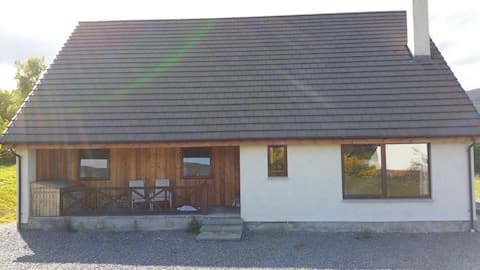 Loch Ness modern spacious 3 bedroom cottage