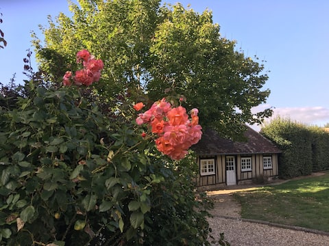 Annonce Airbnb populaire: The Norman Cottage à Eure