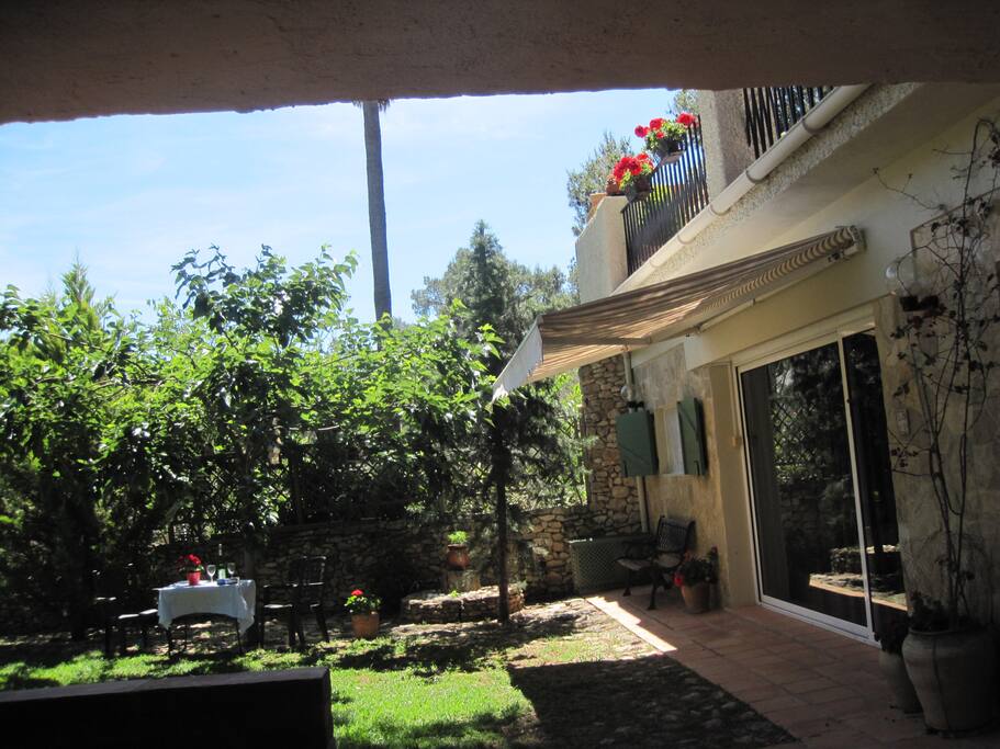 El jardín del apartamento