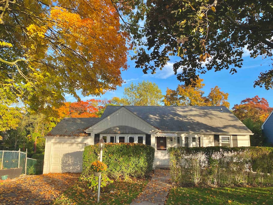 Quiet and Spacious 3BR House - 25 min from NYC