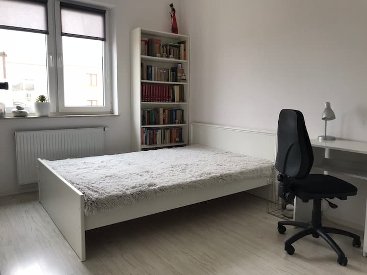 Room for Rent close to Lake, Forest, City Center