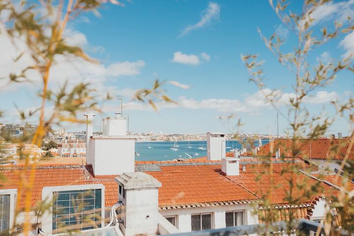Beautiful Townhouse Roof Top Terrace & Sea View gallery image 3