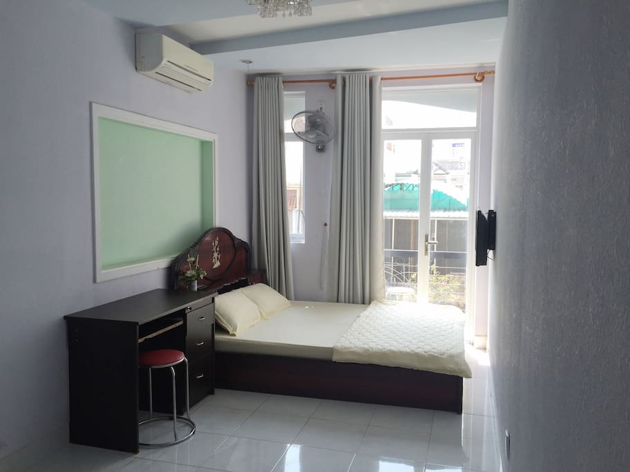 ROOM 3O1 - Small balcony and private bathroom (Normal Double room)